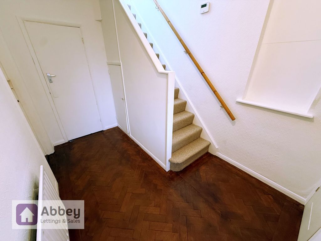 Property photo 2 of 21 Entrance Hall