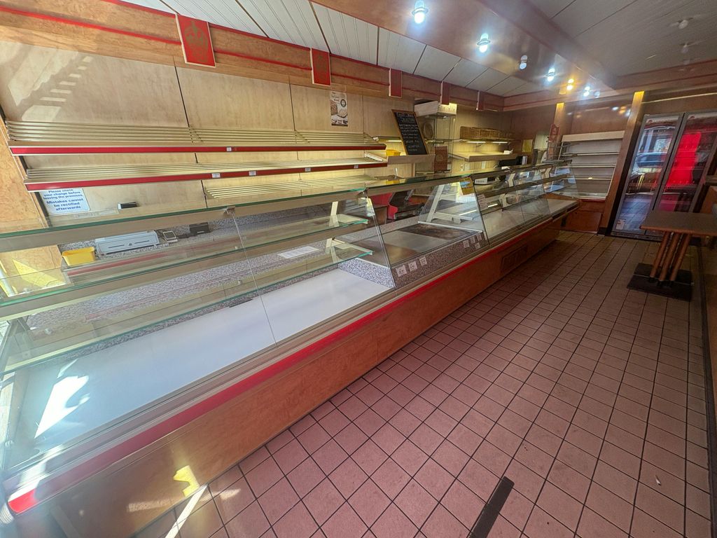 Property photo 3 of 4 371 Wimborne Road4.Jpg