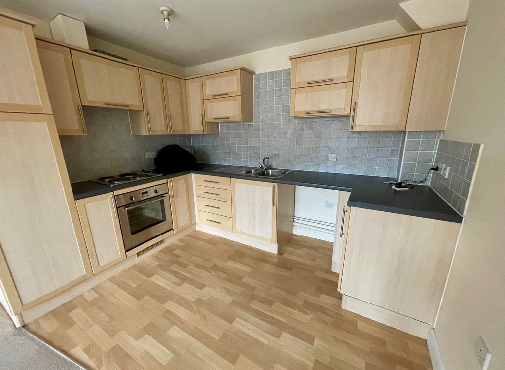 Property photo 3 of 4 Kitchen