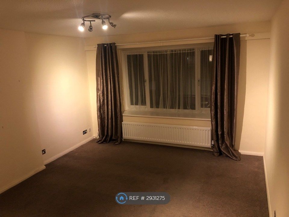 Property photo 2 of 19 Living Room