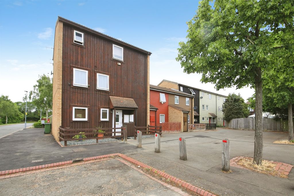 Property photo 1 of 18