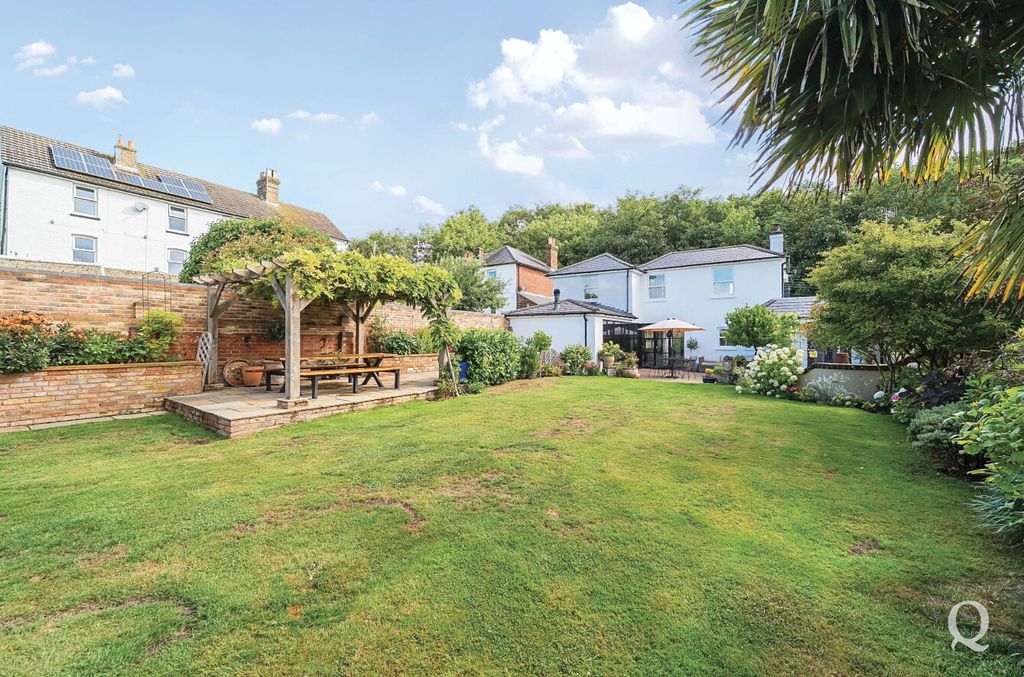 Property photo 3 of 29 920dab67-0B6F-4B3...
