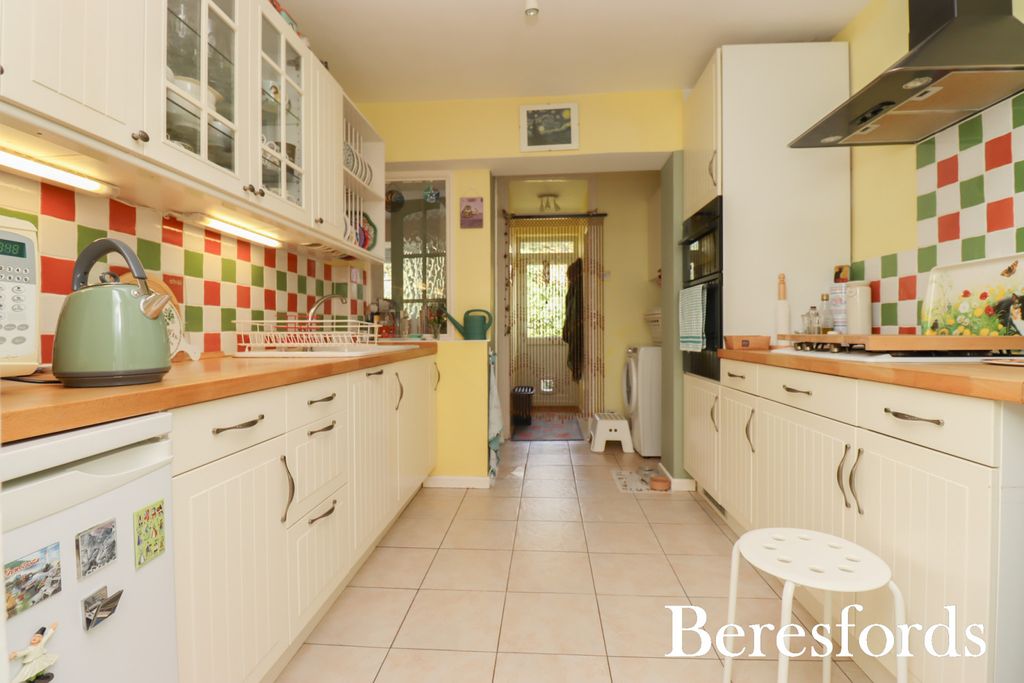 Property photo 2 of 17 Kitchen