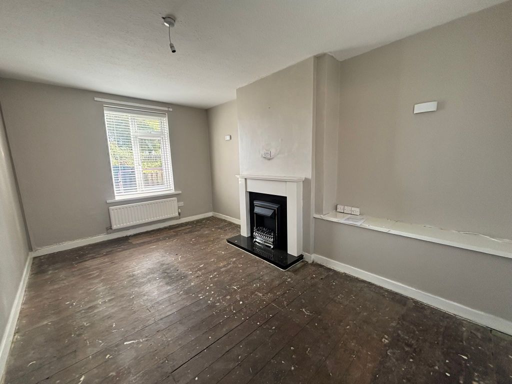 Property photo 2 of 9 Photograph 5