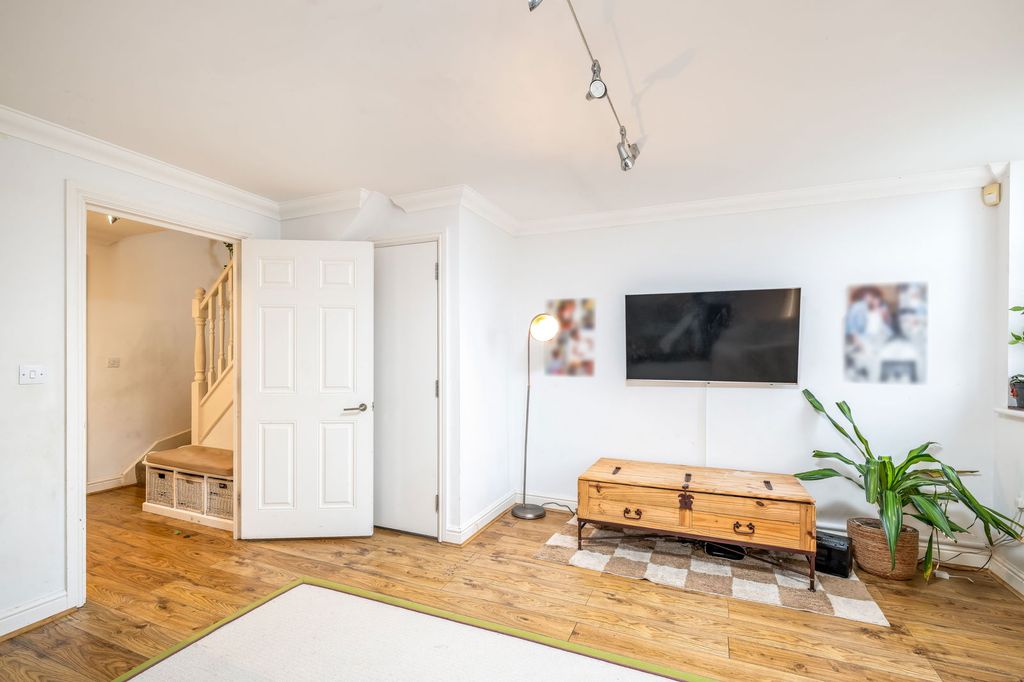 Additional image 5 of 2 bed flat for saleKingsley Avenue, Fairfield, Hitchin SG5