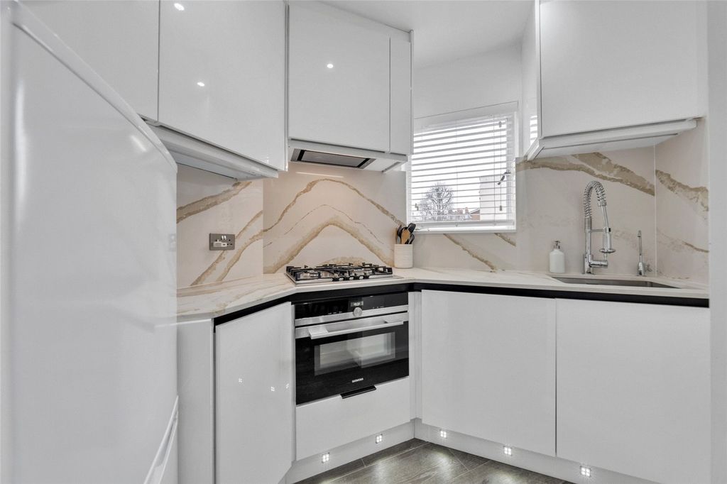 Property photo 2 of 15 Picture No. 31