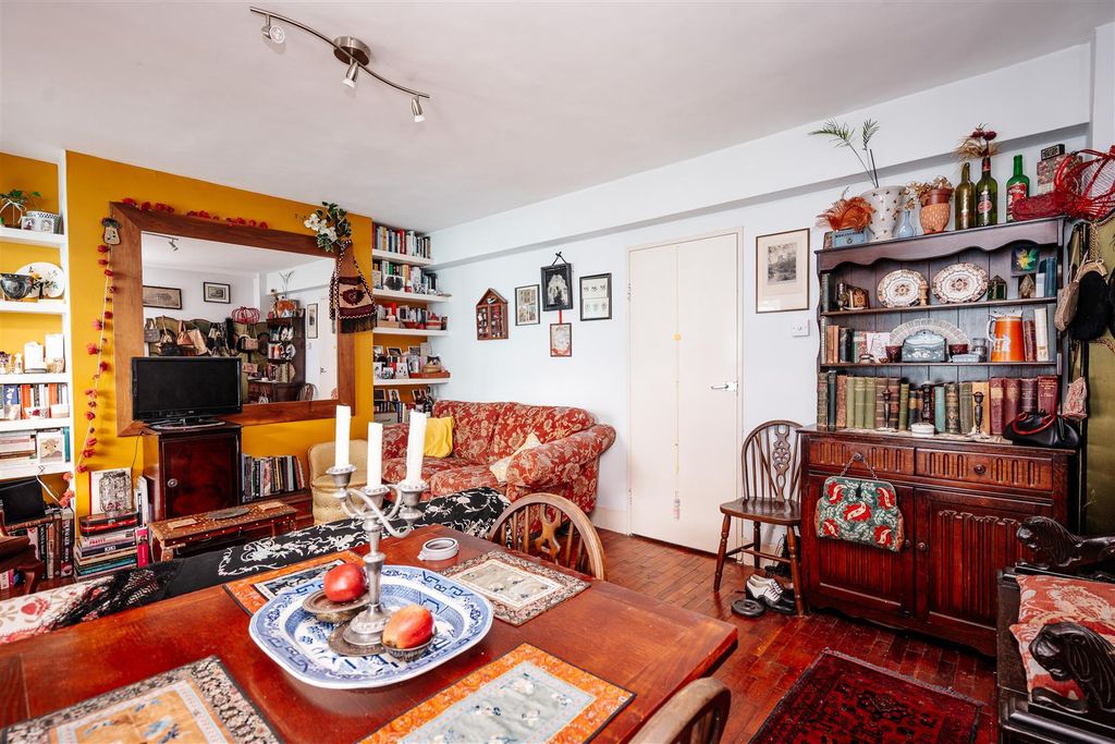 Property photo 2 of 15 Carlton Lodge-2.Jpg