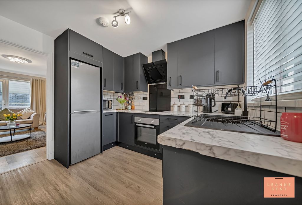 Property photo 3 of 29