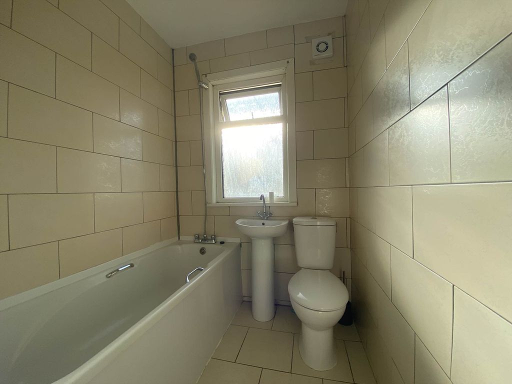 Property photo 2 of 11 Photo