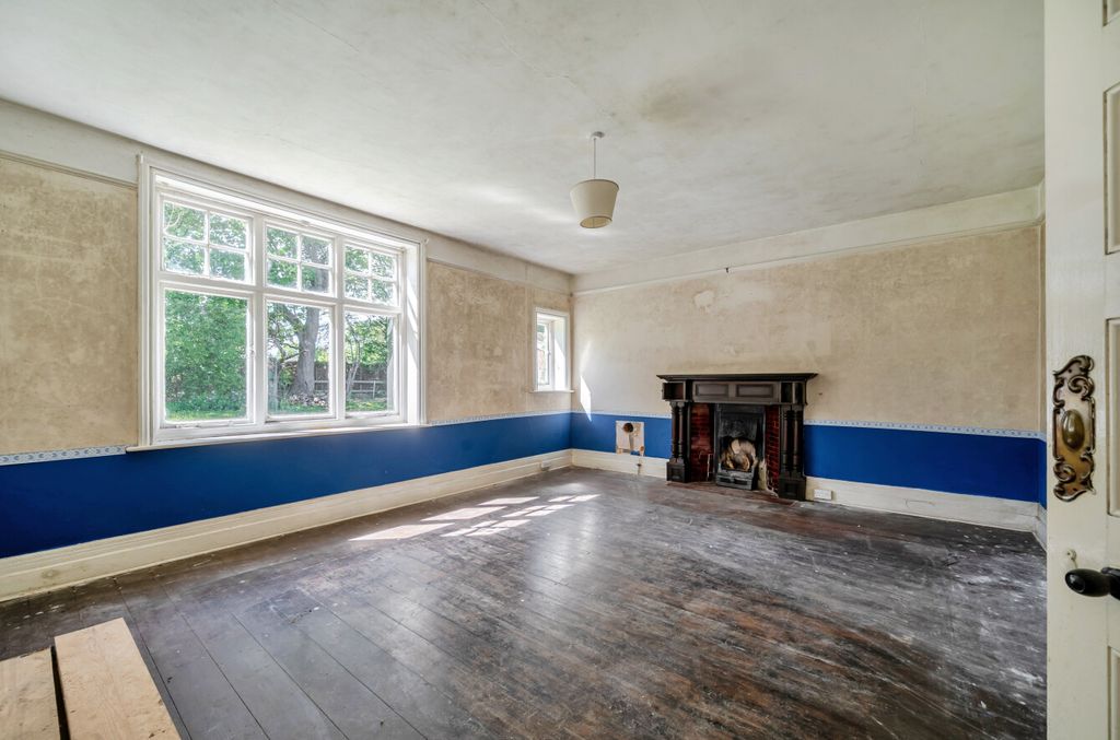 Property photo 3 of 22