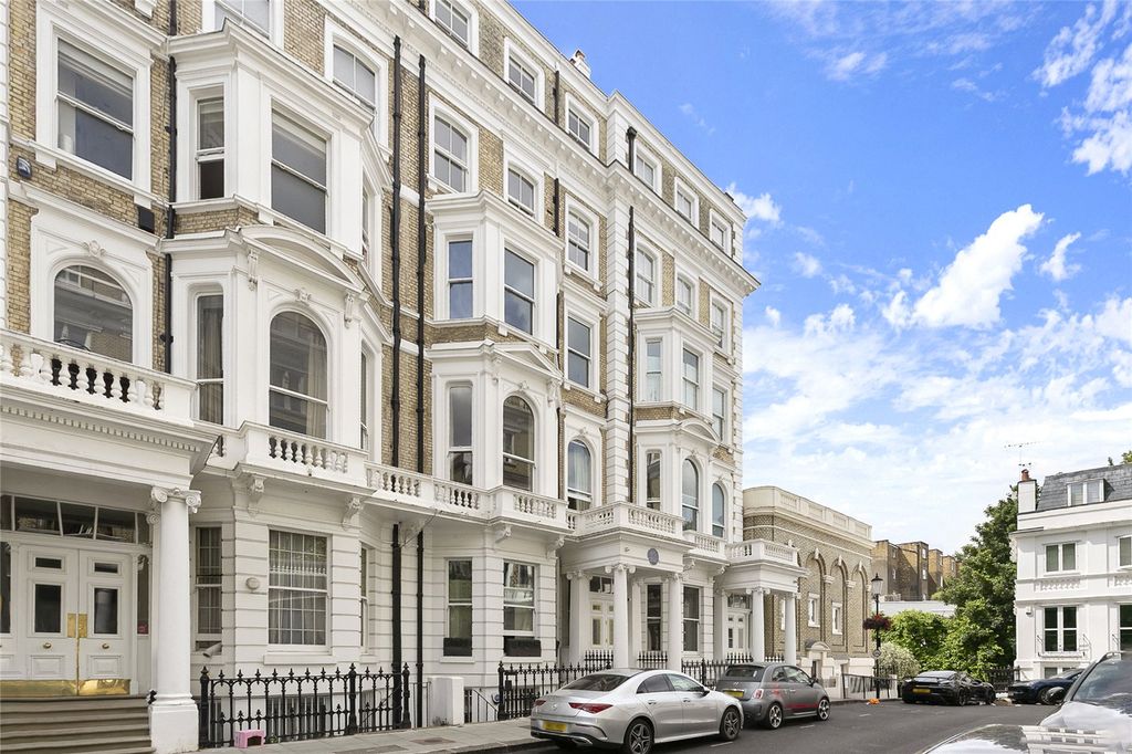 Property photo 3 of 20 Exterior