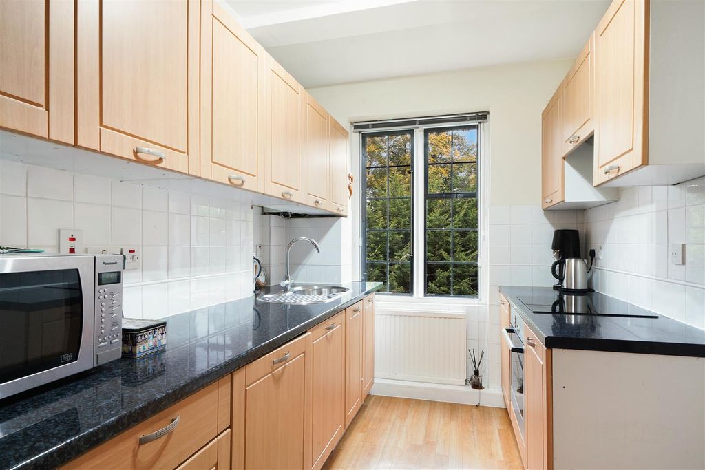 Property photo 3 of 18 Bede House