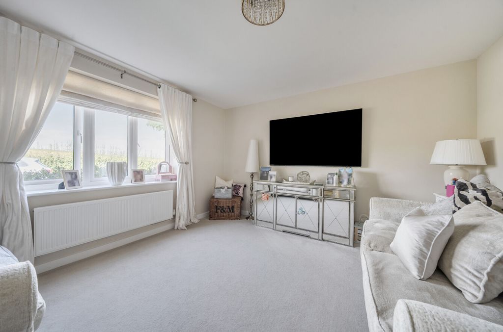 Property photo 3 of 24 1349337-12-68cd5c...
