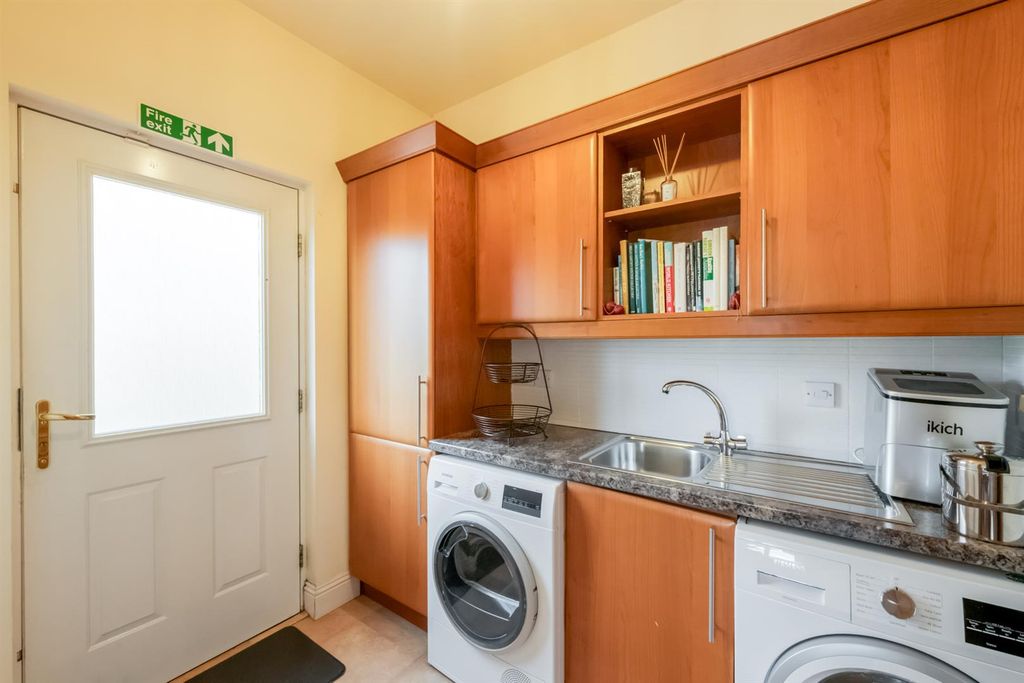 Additional image 18 of 4 bed detached bungalow for sale6 Dollarbeg Park, Dollar FK14