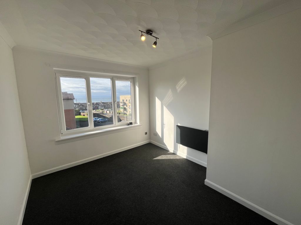 Property photo 3 of 6 Bedroom
