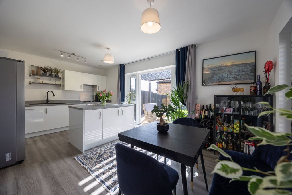 Property photo 3 of 15 Kitchen