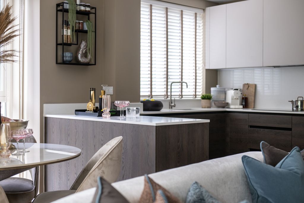 Property photo 1 of 8 Sjh_4300