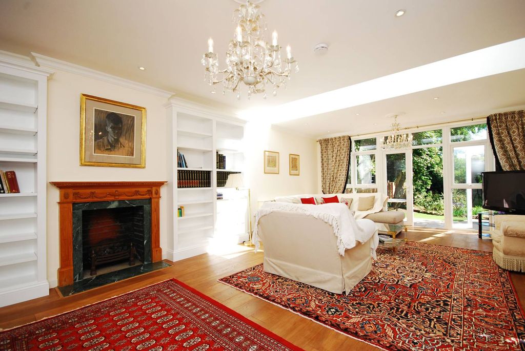 Property photo 2 of 12