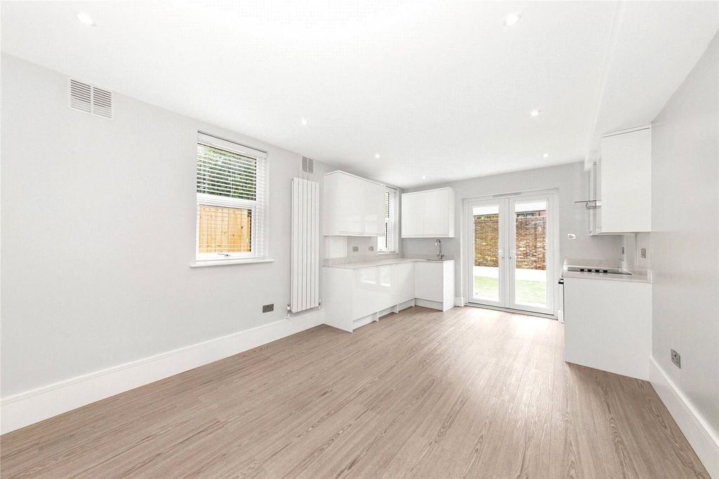 Property photo 2 of 11 Picture No. 05