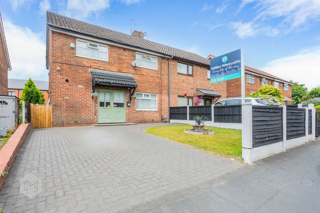 Property photo 1 of 32