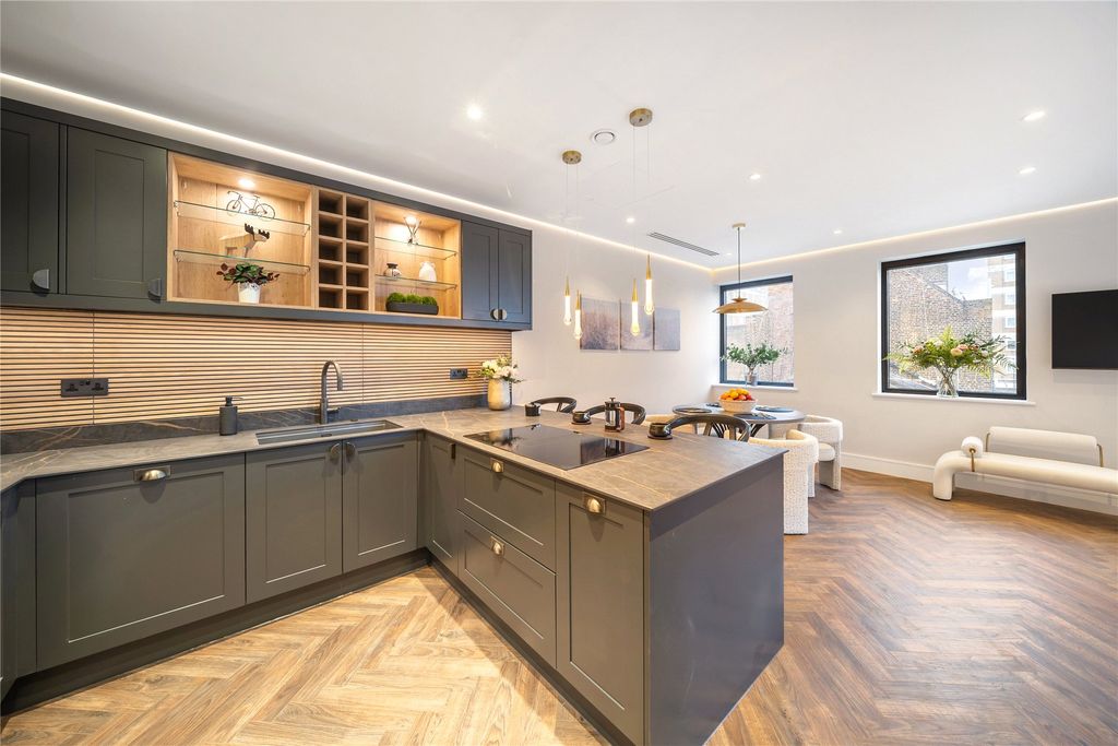 Property photo 3 of 8 Picture No. 45