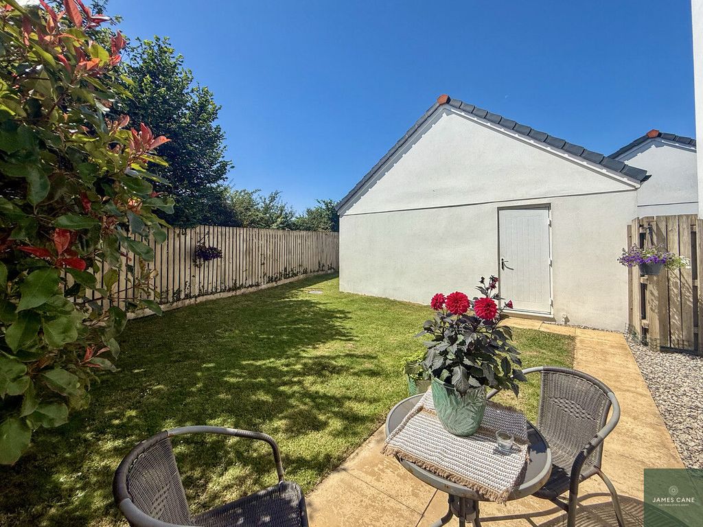 Property photo 2 of 24
