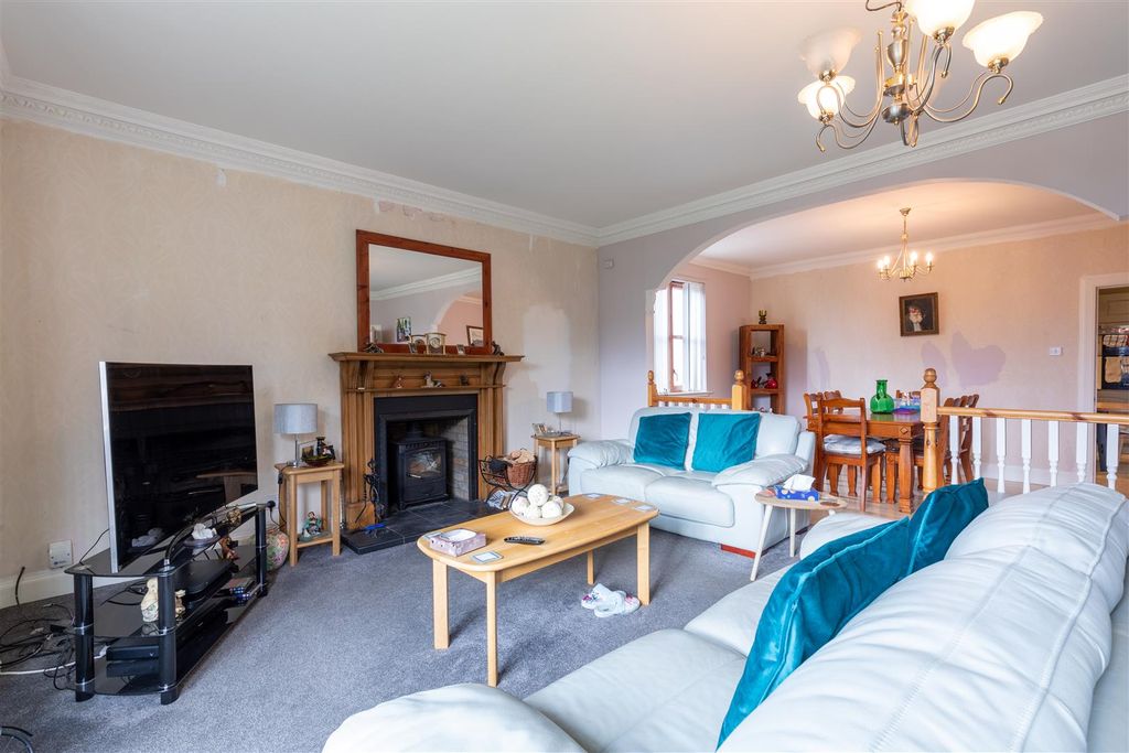 Property photo 3 of 25 S003.Jpg