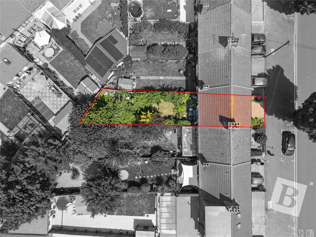 Property photo 2 of 12 Boundary