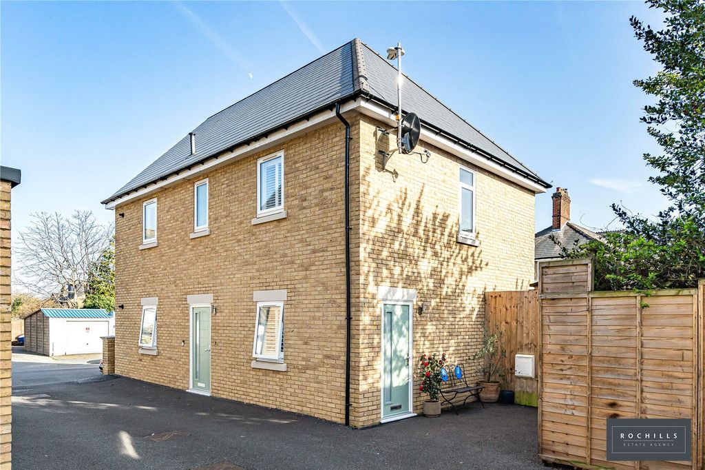 Property photo 3 of 23 Picture No. 19