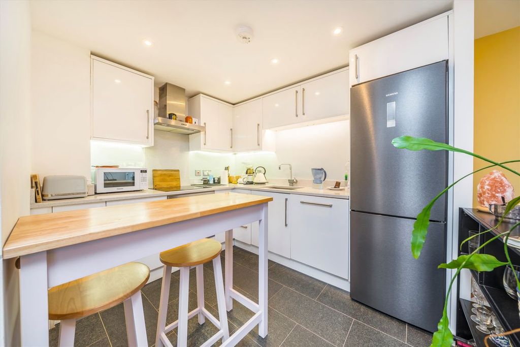 Property photo 3 of 9