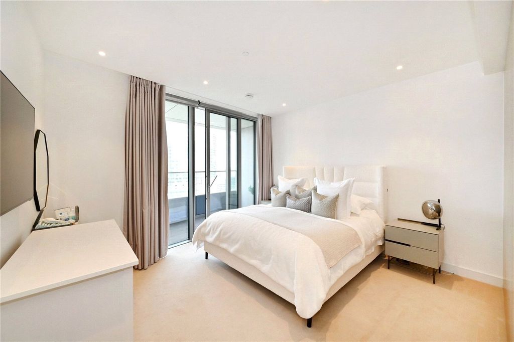 Property photo 3 of 15 Bedroom