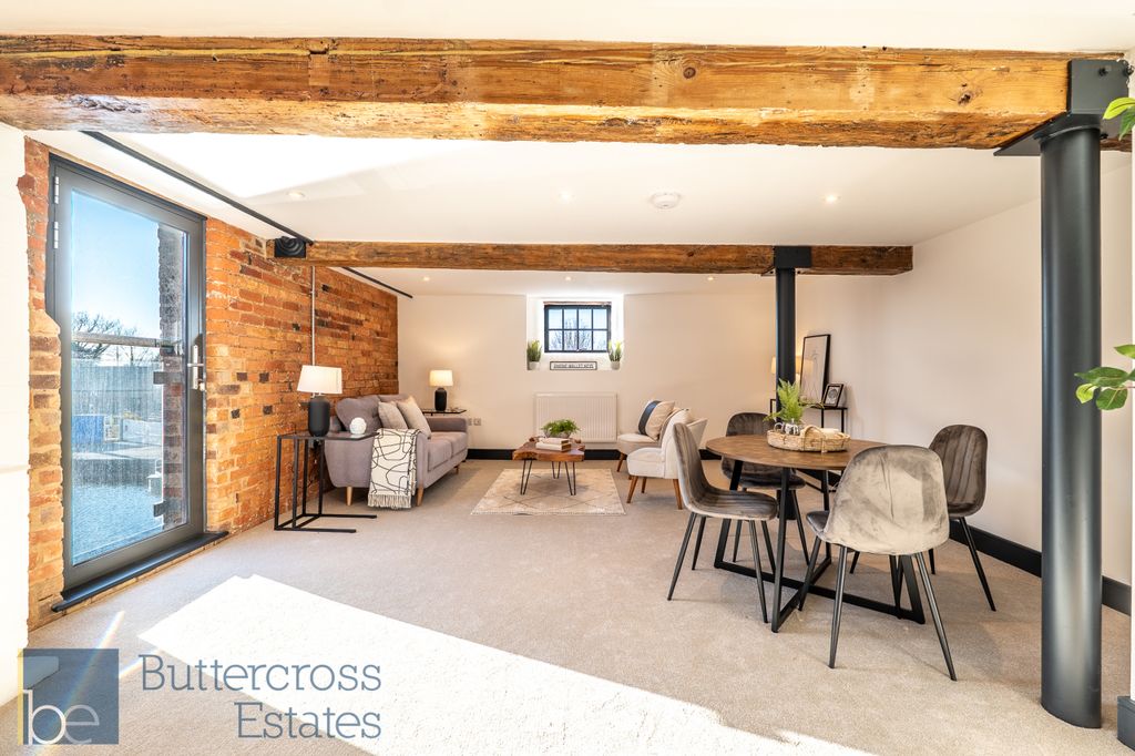 Property photo 2 of 18 Living Room