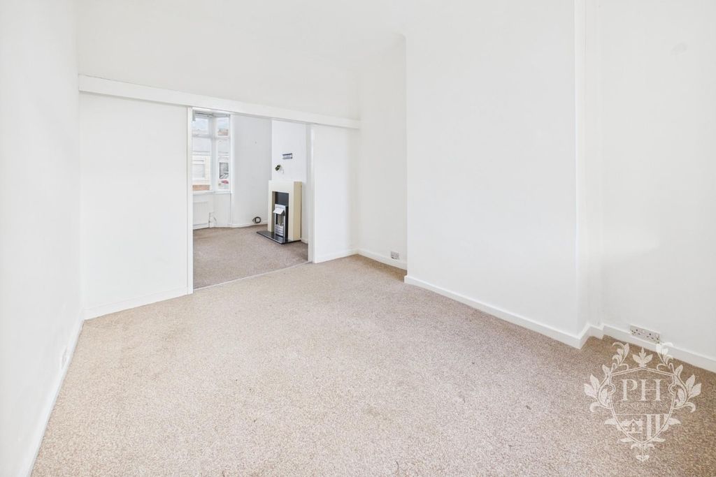 Property photo 3 of 11 B54F8A96E91B493286Da12602F489621_100_Cam02002G0-Pr