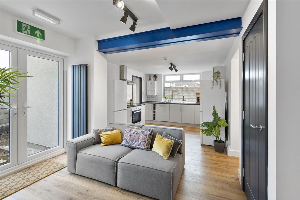 Property photo 2 of 12 2.Jpg