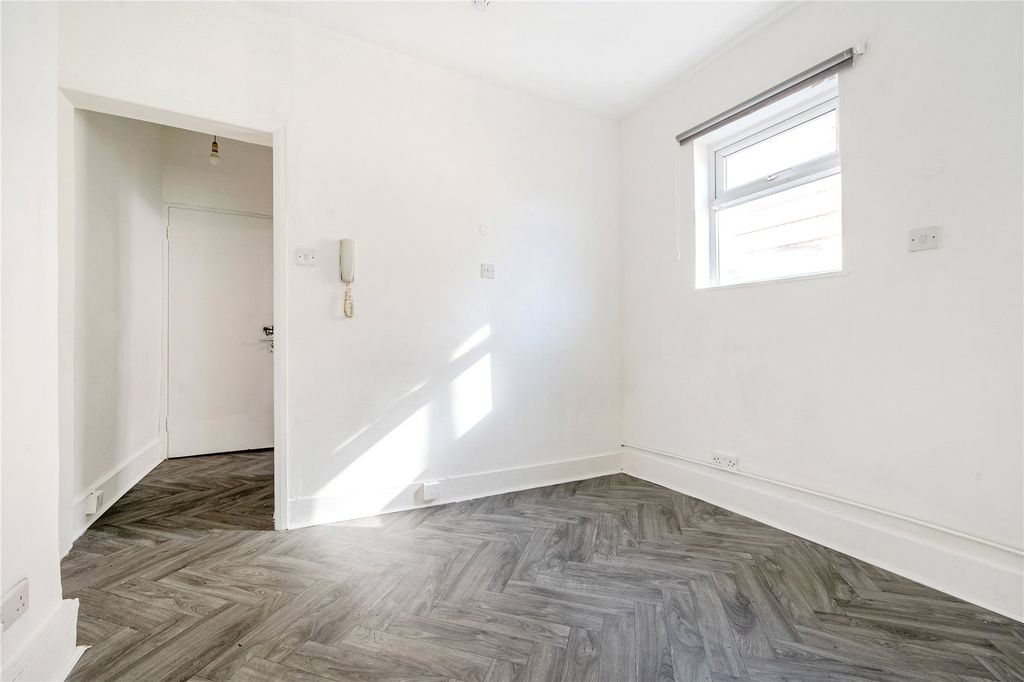 Property photo 2 of 12 Picture No. 04