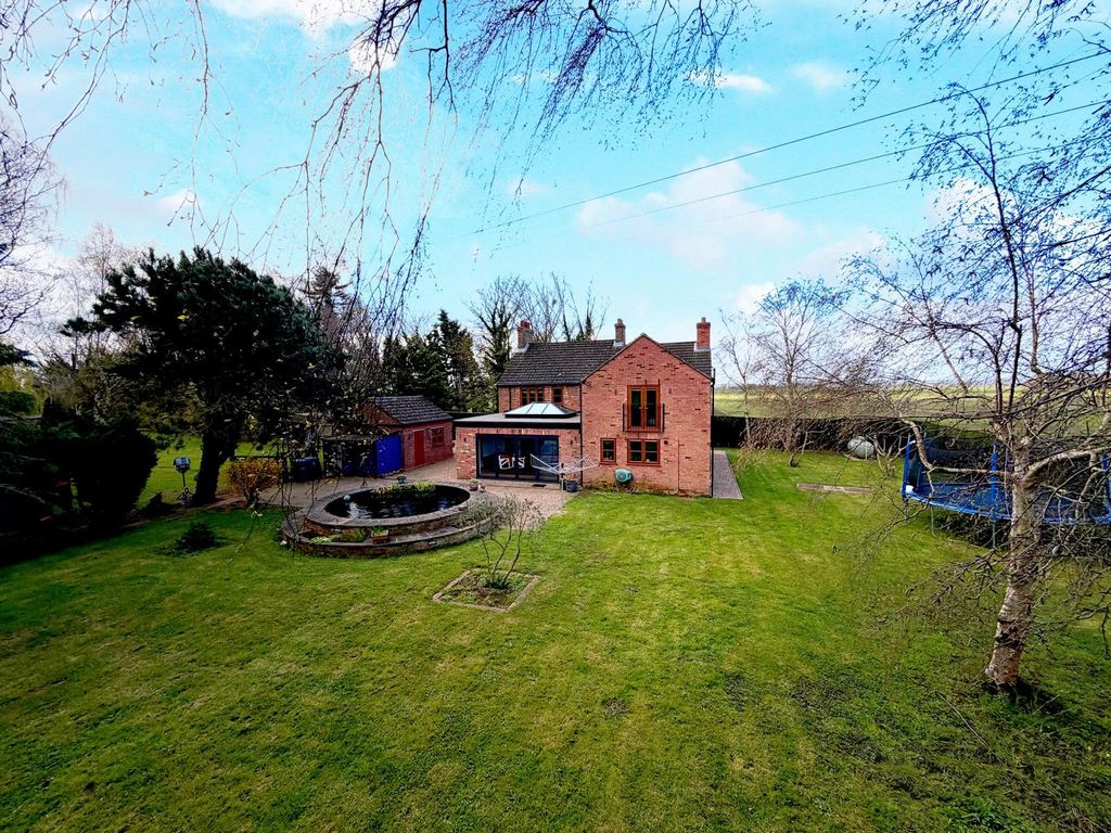 Property photo 2 of 21