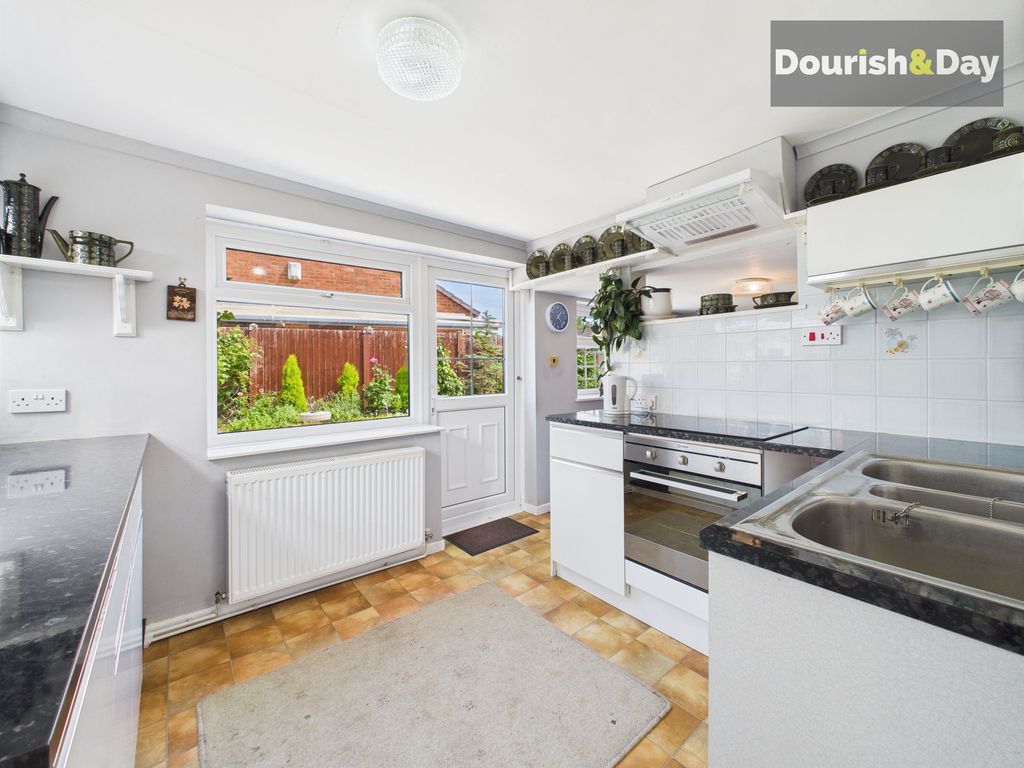 Property photo 3 of 16 Kitchen