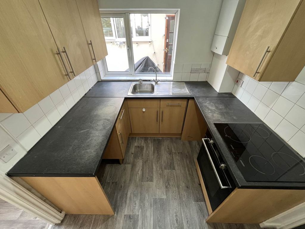 Property photo 2 of 4 Kitchen
