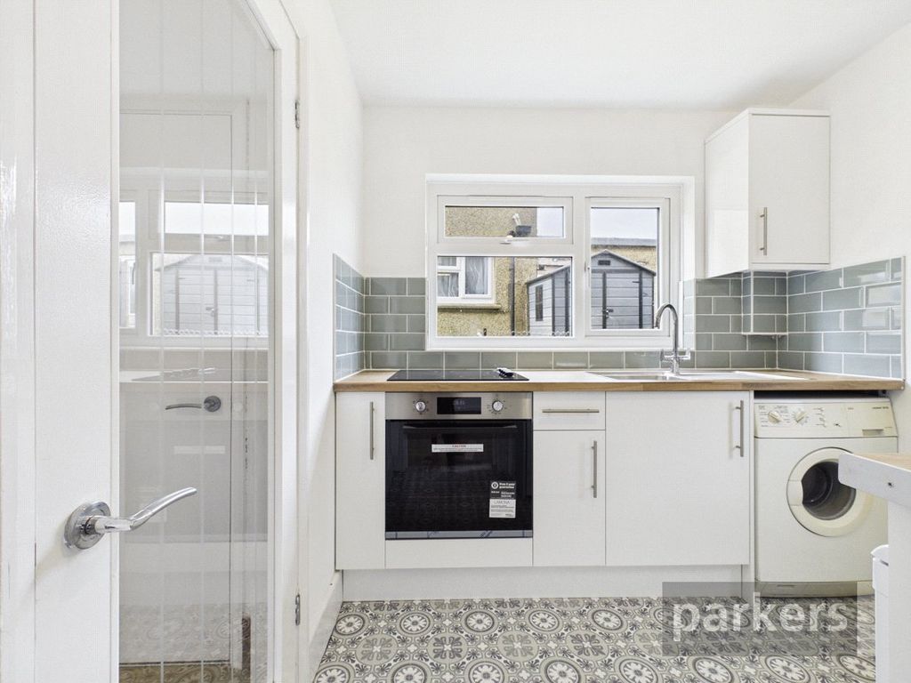 Property photo 3 of 23 Kitchen