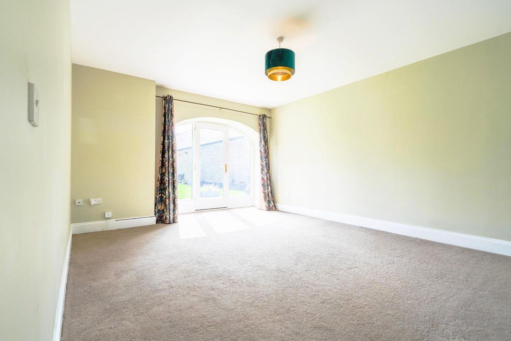 Property photo 2 of 10 Living Room