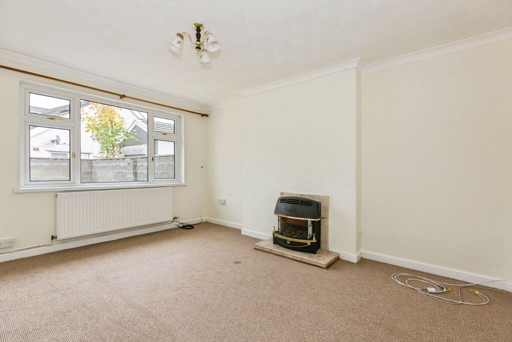 Property photo 3 of 16 Photo