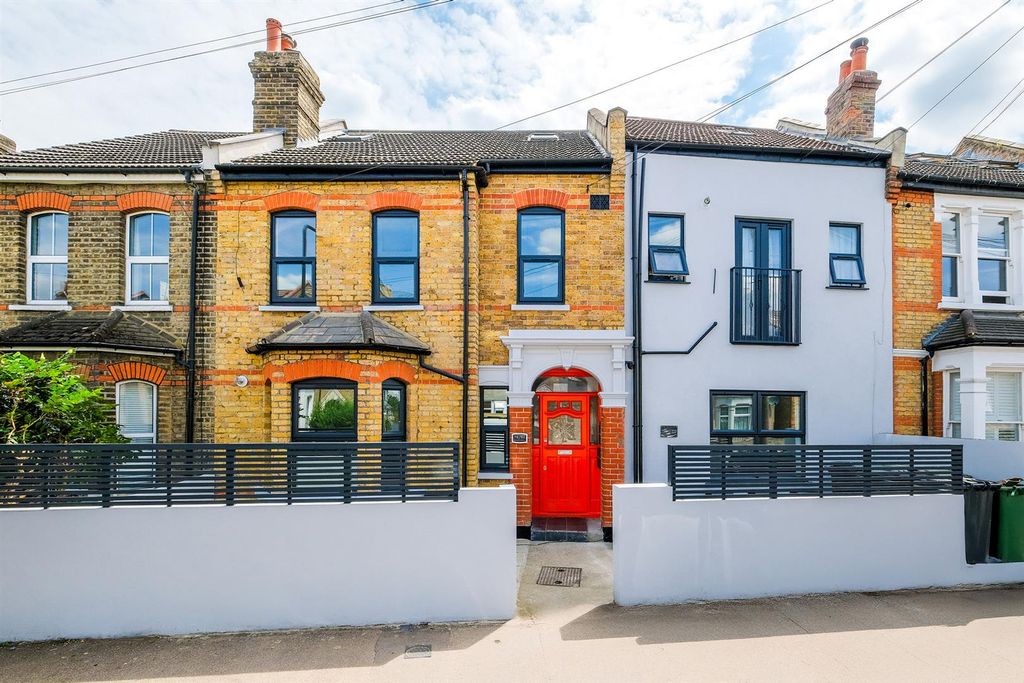 Property photo 1 of 31 Front (2).Jpg