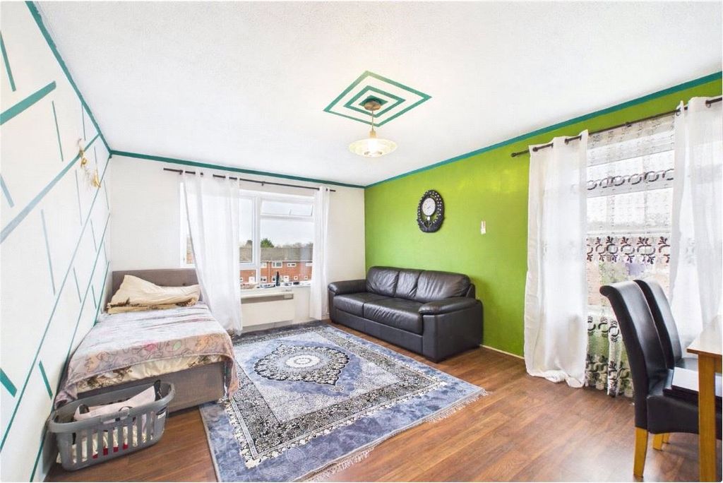 Property photo 2 of 7 Picture No. 12