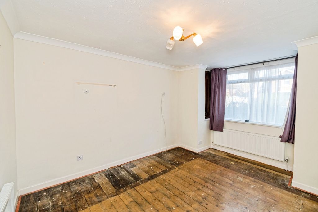 Property photo 3 of 18 Pbox-Img.Jpg