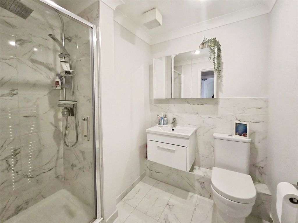 Additional image 5 of 2 bed maisonette for saleGray Place, Wokingham Road, Bracknell, Berkshire RG42