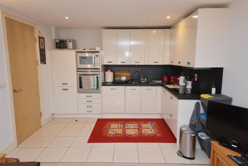 Property photo 3 of 13 Lounge/Kitchen/Diner