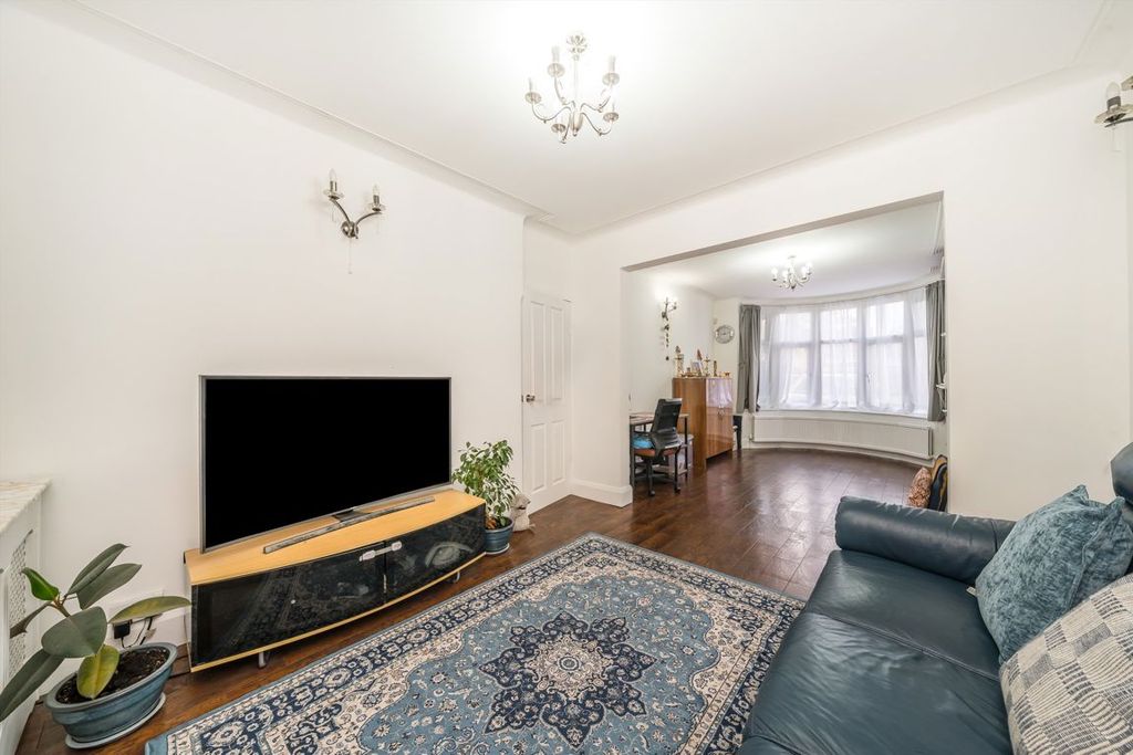 Property photo 3 of 7