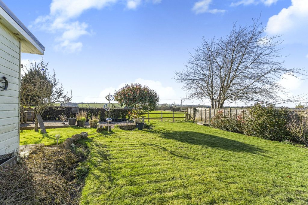 Property photo 3 of 23 Picture No. 06