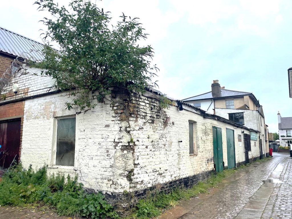 Property photo 1 of 1 124 Ewell Road