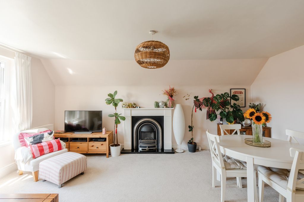 Property photo 2 of 21 1